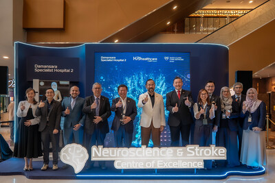 [Sixth from Left] YBhg. Datuk Syed Mohamed Syed Ibrahim, President and Chief Executive, Johor Corporation (JCorp) and Chairman of KPJ Healthcare University together with [Sixth from Right] Mr Chin Keat Chyuan, President and Managing Director of KPJ Healthcare, [Fifth from Left] Prof Dato’ Dr Hanafiah Harunarashid, Chief Medical Director of KPJ Healthcare, [Fifth from Right] Dr Nor Liyana Khairuddin, Chief Executive Officer of Damansara Specialist Hospital 2 and Consultants of DSH2 taking a commemorative photo at the DSH2 Neuroscience and Stroke Centre of Excellence launch.