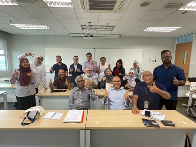 DBA APEL Q Cohort 3 with Azman Hashim International Business School (AHIBS), UTM, in an engagement session discussing their APEL Q progress.