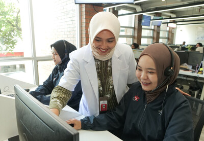 An AdMedika medical professional supports the operations team to ensure accurate and high-quality healthcare administration services