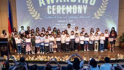 Students and award recipients celebrate their achievement at the Eye Level Math Olympiad 2025 (ELMO 2025) Award Ceremony held in the Philippines. (PRNewsfoto/Eye Level)
