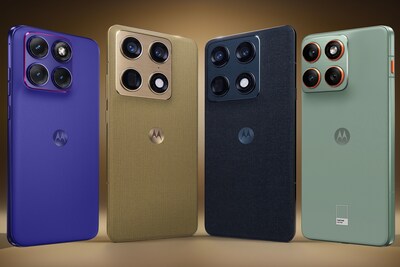 Image (left to right): motorola signature in PANTONE Martini Olive and PANTONE Carbon, motorola edge 70 in PANTONE Lilypad, motorola edge 70 fusion in PANTONE Arctic Seal and moto g67 in PANTONE Arctic Seal