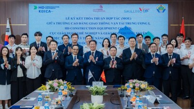 HD Construction Equipment signed a tripartite MOU in Hanoi to support Vietnam’s participation in WorldSkills. The signing was attended by key officials from the local Directorate of Vocational Education and Training and CCT1 College.