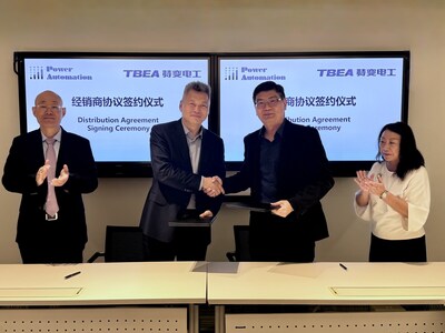 Power Automation (PA), the engineering services arm of SP Group, has signed a distributorship agreement with TBEA Co., Ltd, a leading global energy equipment manufacturer and system solution provider. (from left) Mr Li Bianqu, Director, TBEA; Mr Luo Jun, Managing Director, TBEA Electrical Equipment Group; Mr Brandon Chia, Managing Director, Power Automation; and Mrs Jeanne Cheng, Chairman, Power Automation, at the signing ceremony.