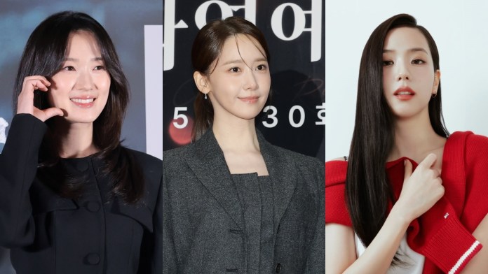  Kim Hye-yoon, Yoona and Jisoo  posing for the camera, each wearing stylish outfits. Kim Hye-yoon on the left smiles and raises her hand, the center Yoona has a neutral expression wearing a dark blazer, and Jisoo on the right poses with her hand on her shoulder, wearing a red and white outfit.