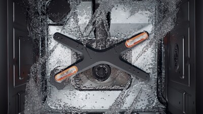 LG Built-in Dishwasher features QuadWash™ Pro with micro bubbles and powerful water spray, delivering fast and consistent cleaning performance.