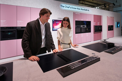 In the LG Built-in Kitchen Zone, the Hood Integrated Induction Cooktop, designed for open kitchens, delivers powerful extraction with low noise while maximizing under-counter drawer space with its ultra-slim body. (PRNewsfoto/LG Electronics, Inc.)