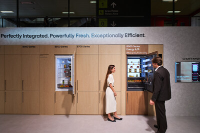 In LG Built-in kitchen zone, the Wide Combi Refrigerator provides intelligent food storage by combining high energy efficiency, large capacity and adaptive cooling performance with AI Inverter Compressor, DoorCooling+™, and FRESHCoverter+™. (PRNewsfoto/LG Electronics, Inc.)