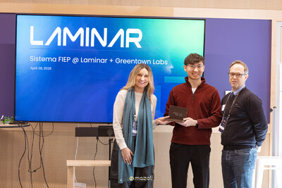 David Lu, Laminar CTO & Co-Founder, with members of the FIEP System delegation.