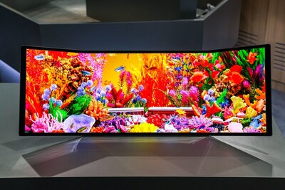 World’s First Foldable & Portable IJP OLED Monitor Display (28")