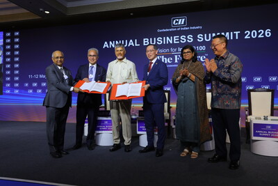 From left to right - Mr Chandrajit Banerjee, Director General, CII; Mr Rajiv Memani, President, CII; Shri N Chandra Babu Naidu, Chief Minister of Andhra Pradesh; Mr Khoong Chan Meng, CEO, NUS-ISS; Dr Suchitra Ella, Vice-President, CII and HE Simon Wong, High Commissioner of Singapore to India