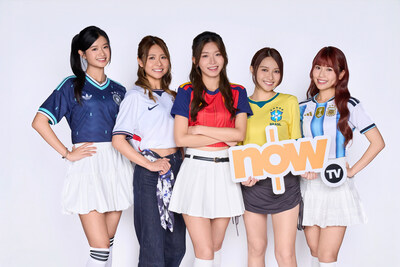 Now.com presents Ying Fa FC x Sistalk World Cup Diary, YFFC members include Lin Ka Wing (Vian) (left 1), Loklam Chan (Loklam) (left 3) and Barbie Ng (Biu Mui Mona) (right 1). Sistalk hosts indcluding Karen Kwan (KK) (left 2) and Gigi Lee (Gigi) (right 2).