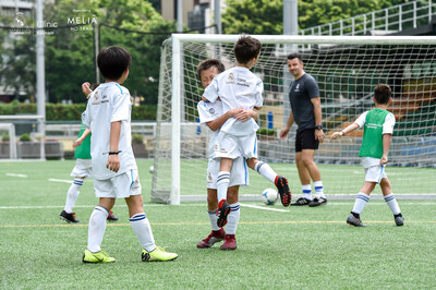 Elevate your summer time with our 'Stay & Play' package and let your child enjoy a unique football-based experience focused on values, under the supervision of coaches from Real Madrid Foundation