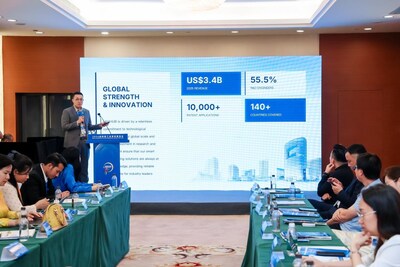 MAXHUB delivered a keynote speech on empowering smart healthcare during the Brazil Country Day session.