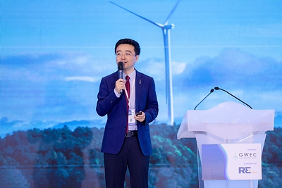 Dong Yinming, CEO of Goldwind Asia, delivers a keynote address at the GWEC APAC Wind Energy Summit Dong Yinming, CEO of Goldwind Asia, delivers a keynote address at the GWEC APAC Wind Energy Summit