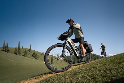 Amflow launches the Amflow TL Carbon, an SUV e-bike fully loaded for all-terrain riding scenario