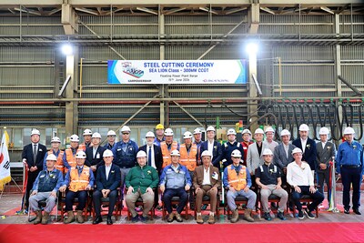 Karpowership and HSG Sungdong representatives.
