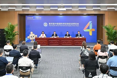 UBTECH Launches UWORLD U1, the World's First Full-Size Mass-Produced Ultra-Bionic Humanoid Robot (PRNewsfoto/UBTECH)