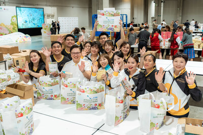 The warm and energetic atmosphere is a demonstration of the cohesive strength of Sands China team members in serving the community. (PRNewsfoto/Sands China Ltd.)