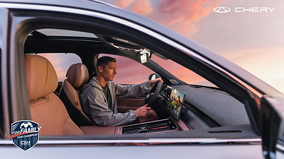 Robert Lewandowski in the Tiggo 9 CSH 