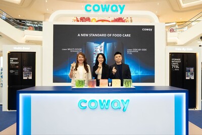 [From left to right] Karen Chew, Senior General CODY Manager, Janice Tan, Group Manager of Marketing Division of Coway Malaysia (middle), and Simon Lee, Digital Marketing Manager of Coway Malaysia officially launching its inaugural refrigerator series