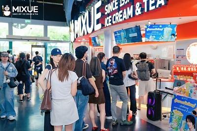 Real-life scenes of MIXUE stores
