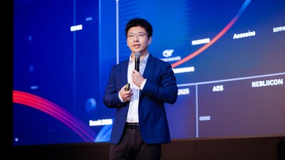 Arthur Wang, Vice President of Huawei's Data Communication Product Line, delivering a speech