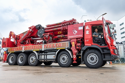 Volvo FMX 540 10x4 fitted with an Erkin World Power ER400 L-8 crane