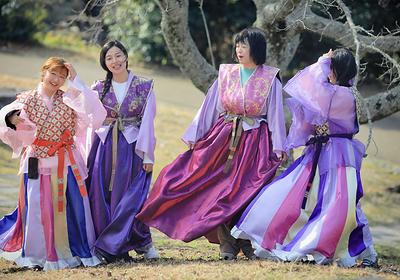 You can rent ancient costumes at the Asuka Tourism Association, located in front of Kintetsu Asuka Station.