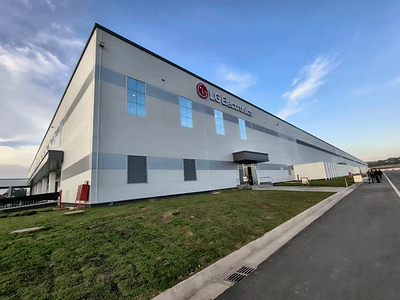 LG Electronics' new facility in Paraná, Brazil, spans an area of approximately 770,000 square meters and has an annual production capacity of approximately 600,000 refrigerators.