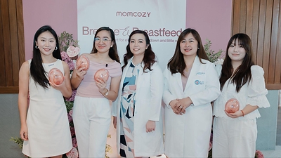 Momcozy APAC Marketing Director Ellen Zhou and SEA Marketing Manager Jamie Chen with Pumping Inays Founder Evey Morales, IBCLC Dr. Alison Gutierrez-Maglaque, and Pediatrician Dr. Cristal Laquindanum-Tan