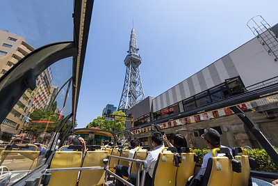 The view from aboard the open-top bus. Enjoy Nagoya, one of Japan’s leading cities, from a whole new vantage point high above the streets.