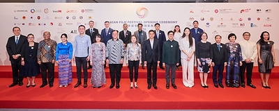 The opening ceremony of ASEAN Film Festival 2026 was attended by esteemed guests including Miss Rosanna Law, JP, Secretary for Culture, Sports and Tourism of the HKSAR (Eighth left, front row), Miss Vivian Kong Man-wai, SBS, MH, Legislative Council Member (Functional Constituency - Tourism)(Sixth right, front row), Mr Muzambli Markam, Dean of the ASEAN Consuls-General in Hong Kong and Consul-General of Malaysia in Hong Kong (Seventh left, front row), alongside the Consuls-General or representatives from participating countries, Mr Nicholas Ho Lik-chi, Commissioner for Belt and Road of the Commerce and Economic Development Bureau of the HKSAR Government (Seventh right, front row), Miss Pamela Lam, JP, Commissioner for the Development of the Guangdong-Hong Kong-Macao Greater Bay Area of the Constitutional and Mainland Affairs Bureau of the HKSAR Government (Fifth right, front row), and Miss Grace Kwok, JP, Deputy Secretary for Commerce and Economic Development of the HKSAR Government.