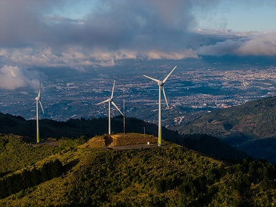 Wind power generation facility in San José.