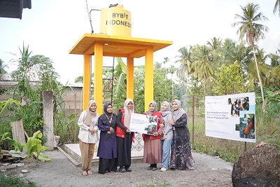 A newly constructed borewell in Balee Panah Village, Aceh, restores access to clean water for flood-affected communities. Built through Bybit Indonesia's collaboration with Kitabisa, the facility is expected to benefit around 125 households, more than 400 individuals for daily needs such as drinking, cooking, and washing. A newly constructed borewell in Balee Panah Village, Aceh, restores access to clean water for flood-affected communities. Built through Bybit Indonesia's collaboration with Kitabisa, the facility is expected to benefit around 125 households, more than 400 individuals for daily needs such as drinking, cooking, and washing.