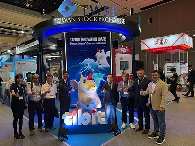 QBit Semiconductor made a standout appearance at SEMICON Taiwan 2026 within the Taiwan Stock Exchange (TWSE) Pavilion. (From right to fourth) TWSE Chairman Sherman Lin and (from right to second) QBit Semiconductor Chairman Simon Shen.