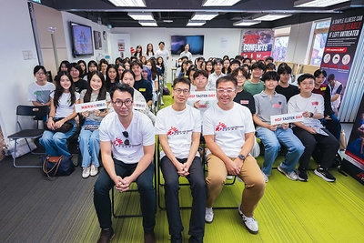 Nearly 70 local medical and nursing students participated in this year's MSF Taster Day. Led by three MSF aid workers, the participants experienced clinical skills used in MSF projects.