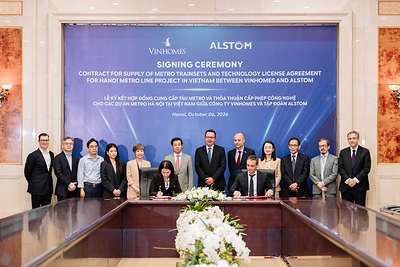 Representatives from Vingroup, Vinhomes and Alstom at the signing ceremony in Hanoi, Vietnam.