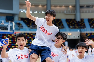 Throughout the event, young people from the Guangdong, Hong Kong and Macao competed side by side, honing their skills and forging friendships amidst the cheers and applause—fully demonstrating the power of sports to transcend geographical boundaries and unite the youth.