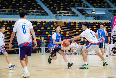 Throughout the event, young people from the Guangdong, Hong Kong and Macao competed side by side, honing their skills and forging friendships amidst the cheers and applause—fully demonstrating the power of sports to transcend geographical boundaries and unite the youth.