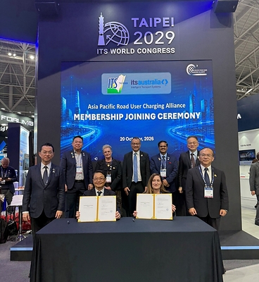 ITS Australia officially joined the Asia-Pacific Road User Charging Alliance on October 20 during the ITS World Congress, becoming the Alliance’s seventh member association. The agreement was signed by Philip Tseng, President of ITS Taiwan, and Susan Harris, CEO of ITS Australia.