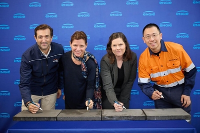 From left to right: Ivan Garcia Varas, Managing Director – ANZ, Elecnor Australia, Catherine Fiamma MacGregor, CEO, ENGIE, Laura Caspari, CEO and Managing Director of Renewables and Batteries, ENGIE ANZ, Thomas Hou, Managing Director, Sungrow Australia