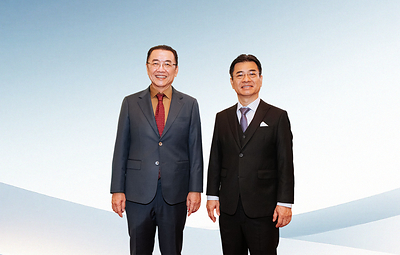 Two founders of Segi Fresh. From left Dato' Chui Ah Hock and Mr. Chia Ah Keong Two founders of Segi Fresh. From left Dato' Chui Ah Hock and Mr. Chia Ah Keong