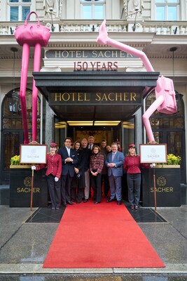 The owner families Gürtler and Winkler, artist Erwin Wurm with his two sculptures “Step Big” and “Dancer,” and the Mayor of Vienna, Dr. Michael Ludwig, at the unveiling marking the 150th anniversary of Hotel Sacher Vienna in front of the hotel entrance. The owner families Gürtler and Winkler, artist Erwin Wurm with his two sculptures “Step Big” and “Dancer,” and the Mayor of Vienna, Dr. Michael Ludwig, at the unveiling marking the 150th anniversary of Hotel Sacher Vienna in front of the hotel entrance.