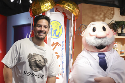 Víctor González Herrera, president of Farmacias Similares and executive president of GPUPM, with Dr. Simi—the face of Farmacias Similares—during the opening of the company’s pop-up store in central Shibuya, in the heart of Tokyo. EFE/Rodrigo Reyes