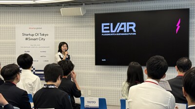 12日、東京で開催された「スタートアップ OI 東京 #スマートシティ」に参加した韓国スタートアップ企業が発表を行っている。