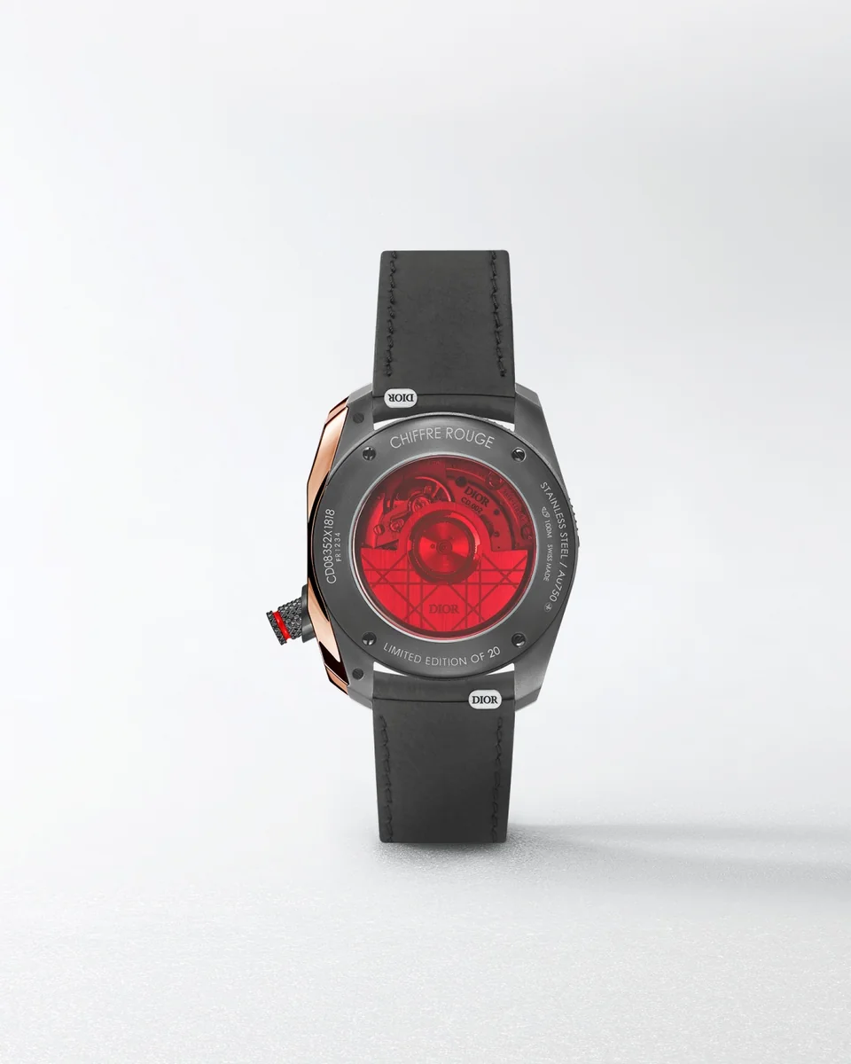 /사진=강렬한 레드 포인트가 돋보이는 디올 Chiffre Rouge 타임피스 (ⓒDIOR)