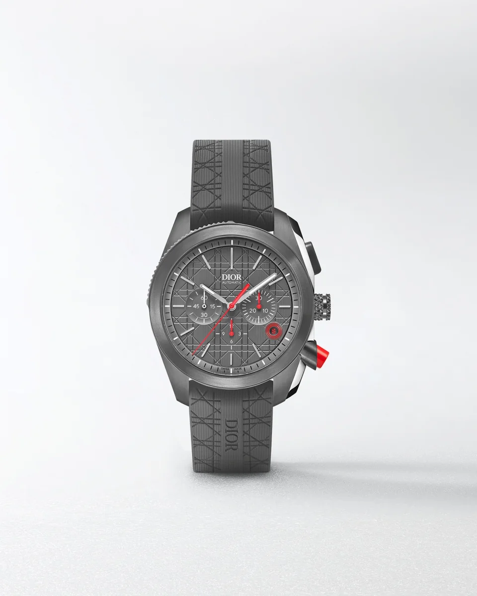 /사진=강렬한 레드 포인트가 돋보이는 디올 Chiffre Rouge 타임피스 (ⓒDIOR)