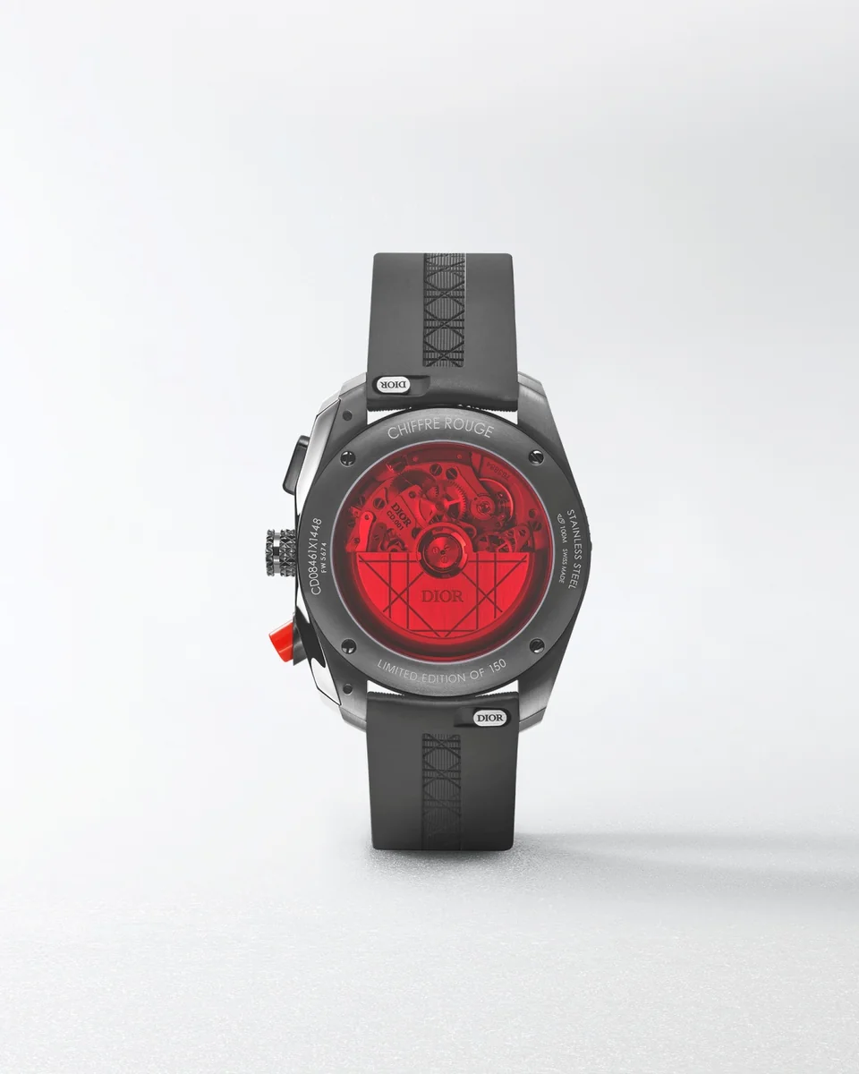 /사진=강렬한 레드 포인트가 돋보이는 디올 Chiffre Rouge 타임피스 (ⓒDIOR)