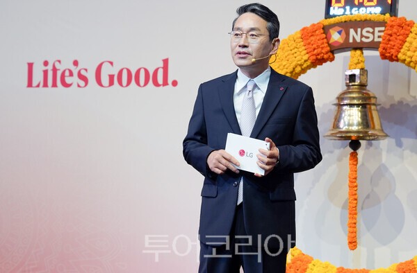 인도 뭄바이 국립증권거래소에서 14일(현지시간) 열린 LG전자 인도법인 상장식에 참석한 조주완 LG전자 CEO. /사진-LG전자
