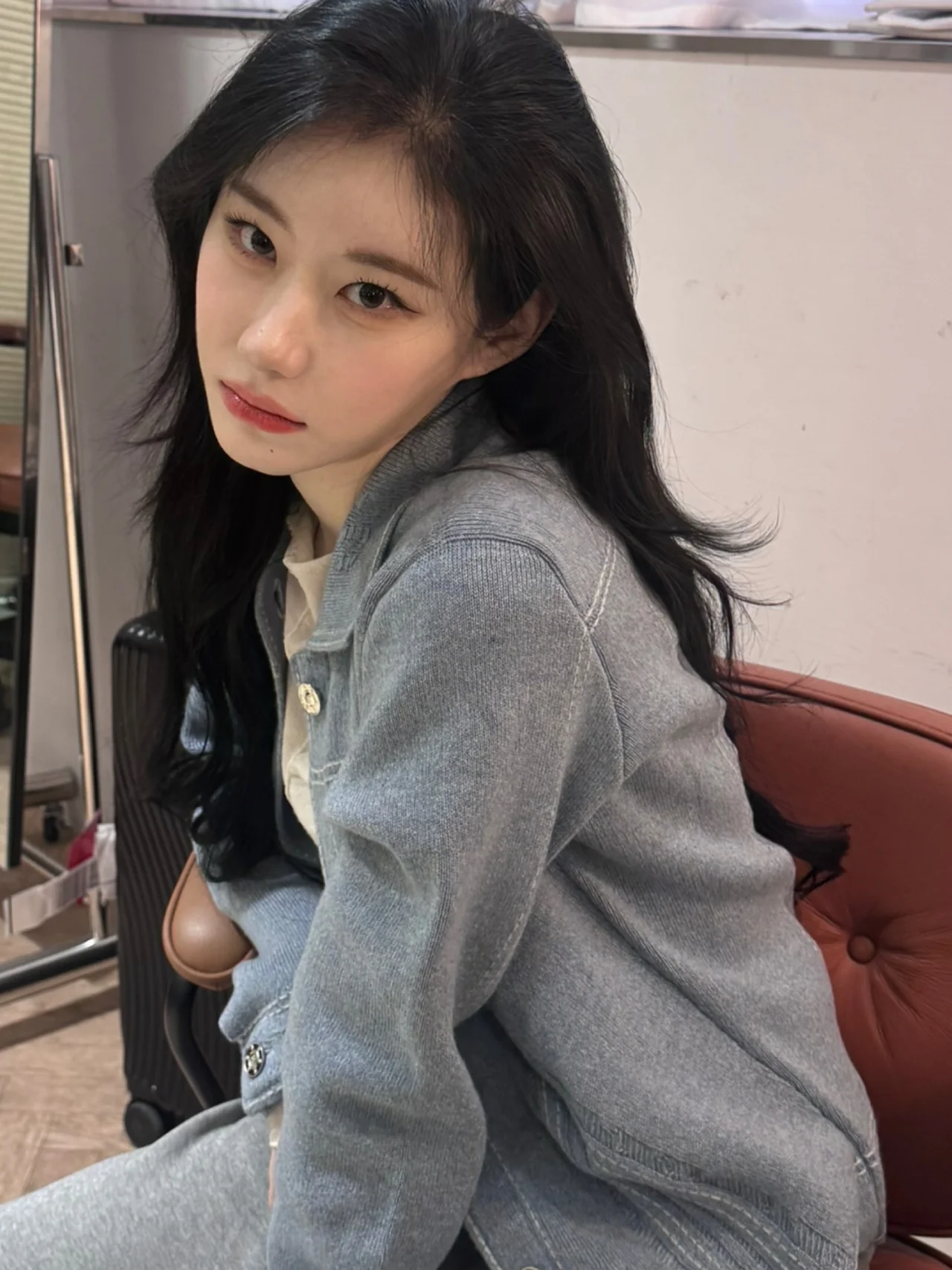 윈터 이지 룩 | 조거 팬츠와 레이어드 톱으로 연출한 편안하면서도 스타일리시한 외출복 /사진=있지 채령 인스타그램